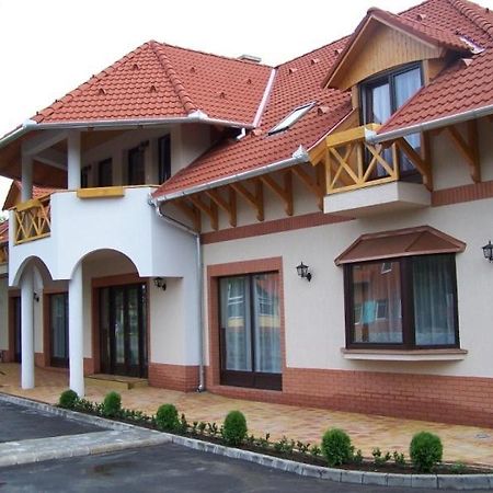 Hotel Gyoergyey Kastely Panzio Es Etterem Tápiógyörgye Exterior foto