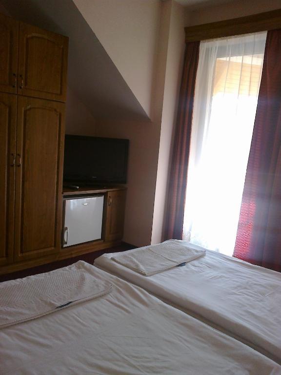 Hotel Gyoergyey Kastely Panzio Es Etterem Tápiógyörgye Zimmer foto